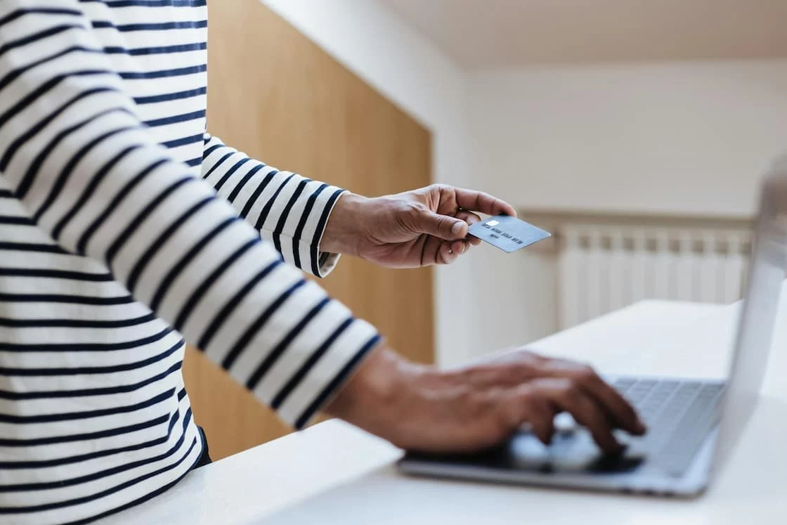 Government payment API connecting a tax office system to a real-time online payment portal